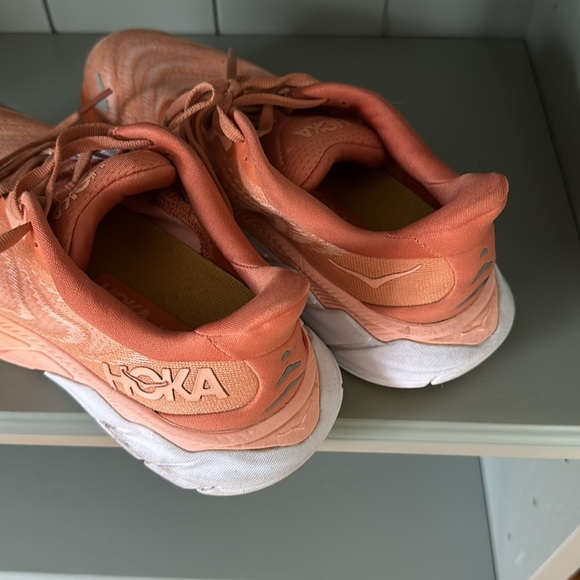 Women's Arahi 6 Stability Running Shoe | HOKA® - Picture 5 of 8
